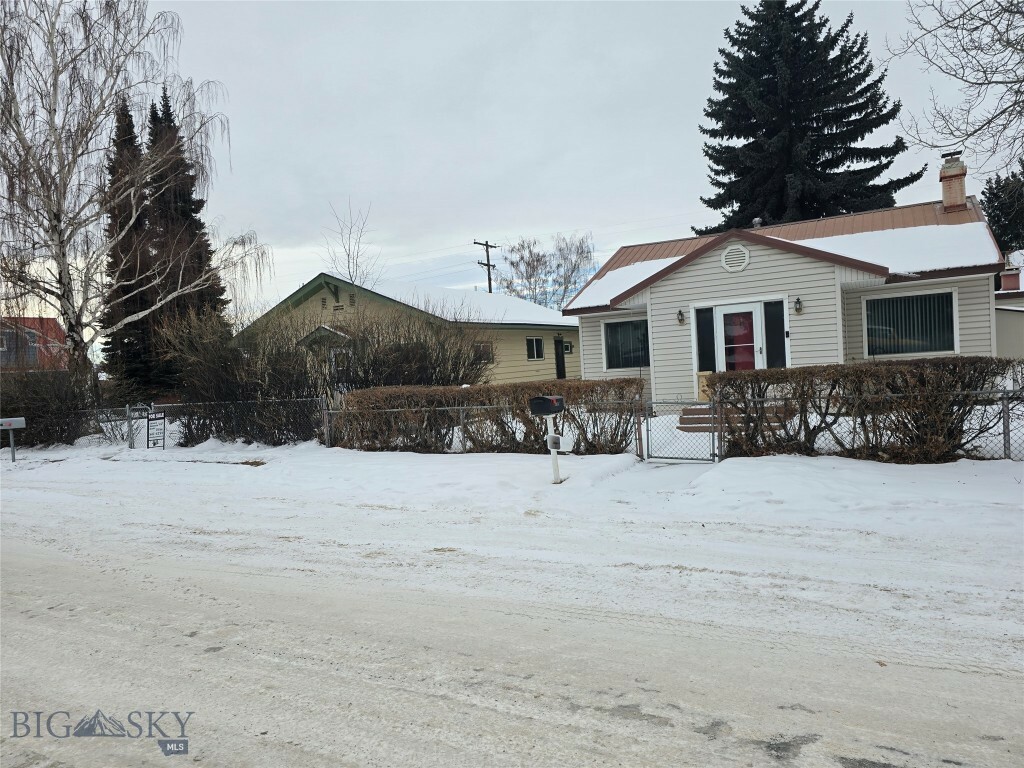 Property Photo:  1917 Stuart Avenue  MT 59701 