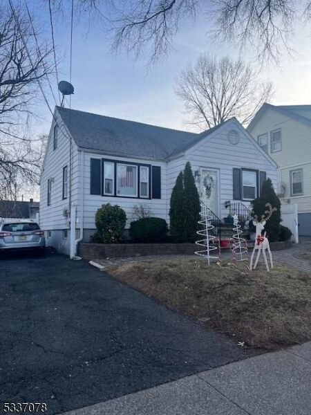 Property Photo:  606 Tillman St  NJ 07205 