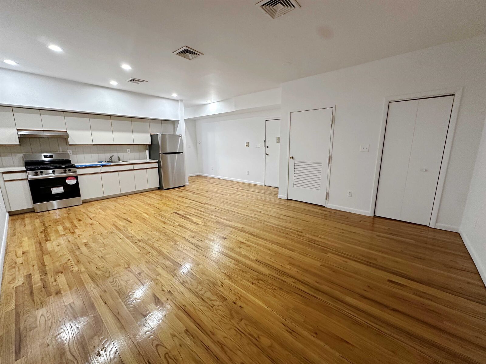 Property Photo:  116 Washington St 2  NJ 07030 