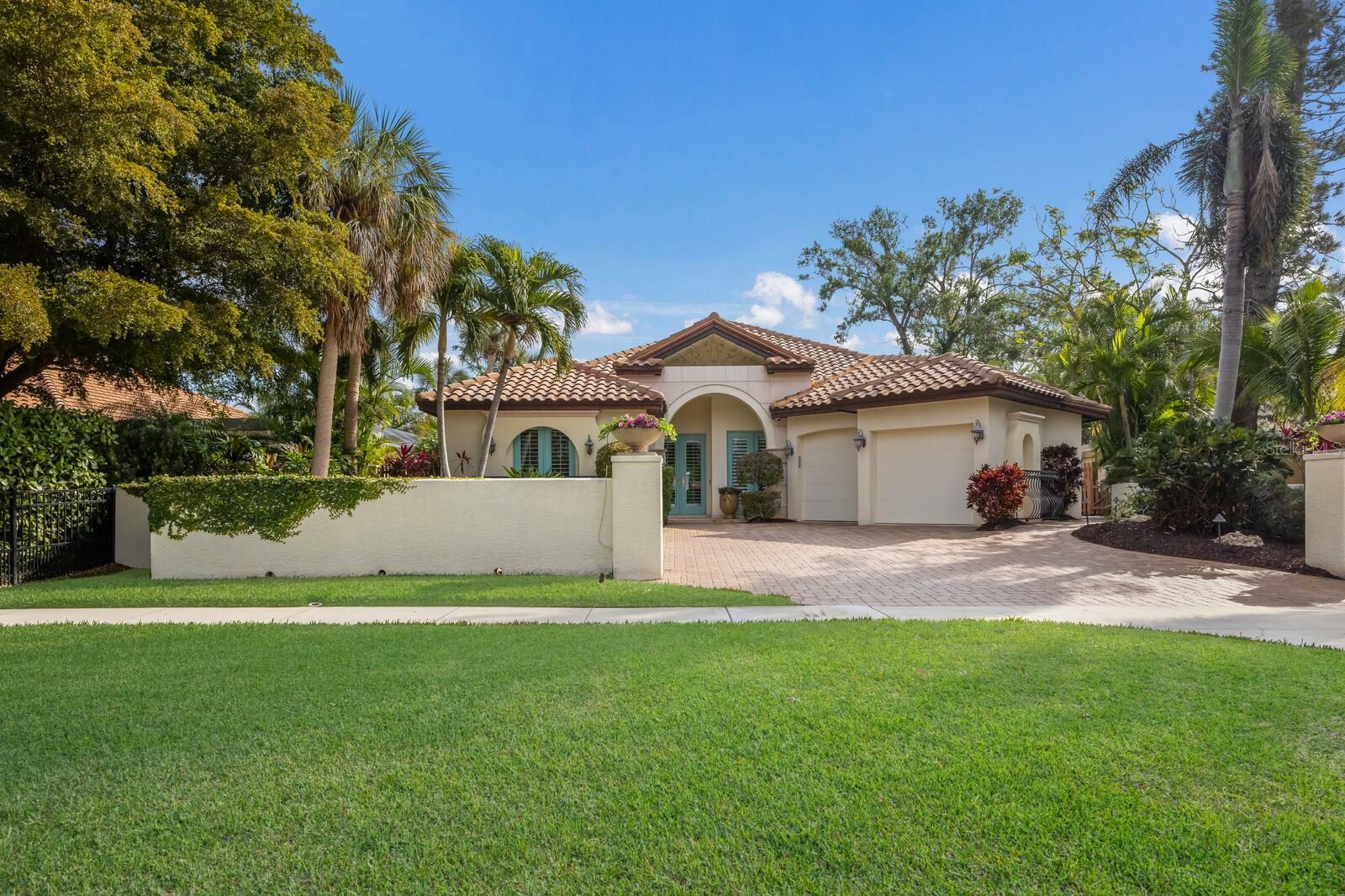 Property Photo:  4946 Brywill Circle  FL 34234 