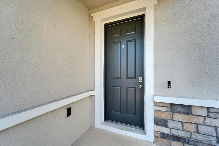 Property Photo: 16725 Barnwood Place FL 34211