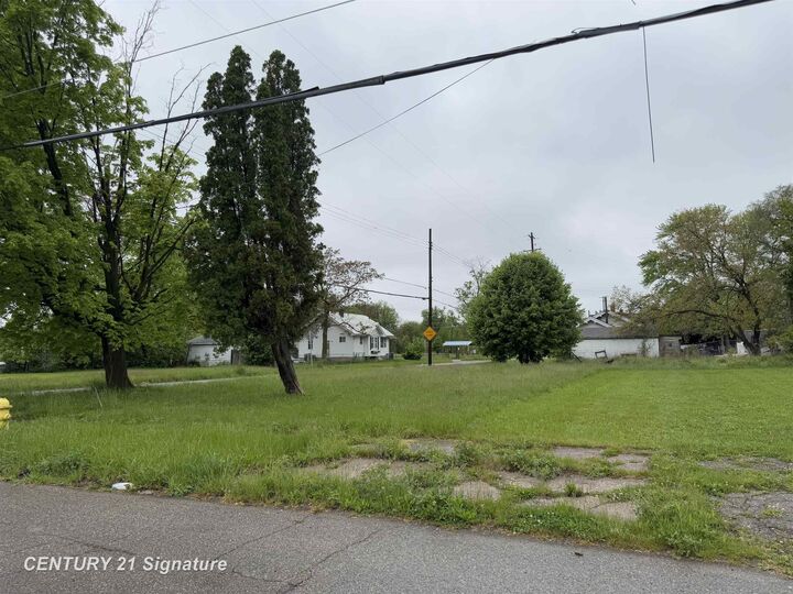 Property Photo:  1501 Arlington Avenue  MI 48506 
