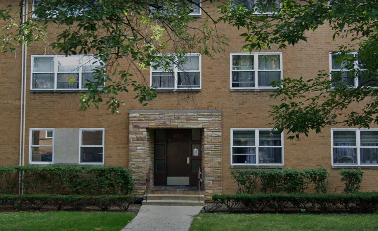 6121 N Damen Avenue 3B  Chicago IL 60659 photo