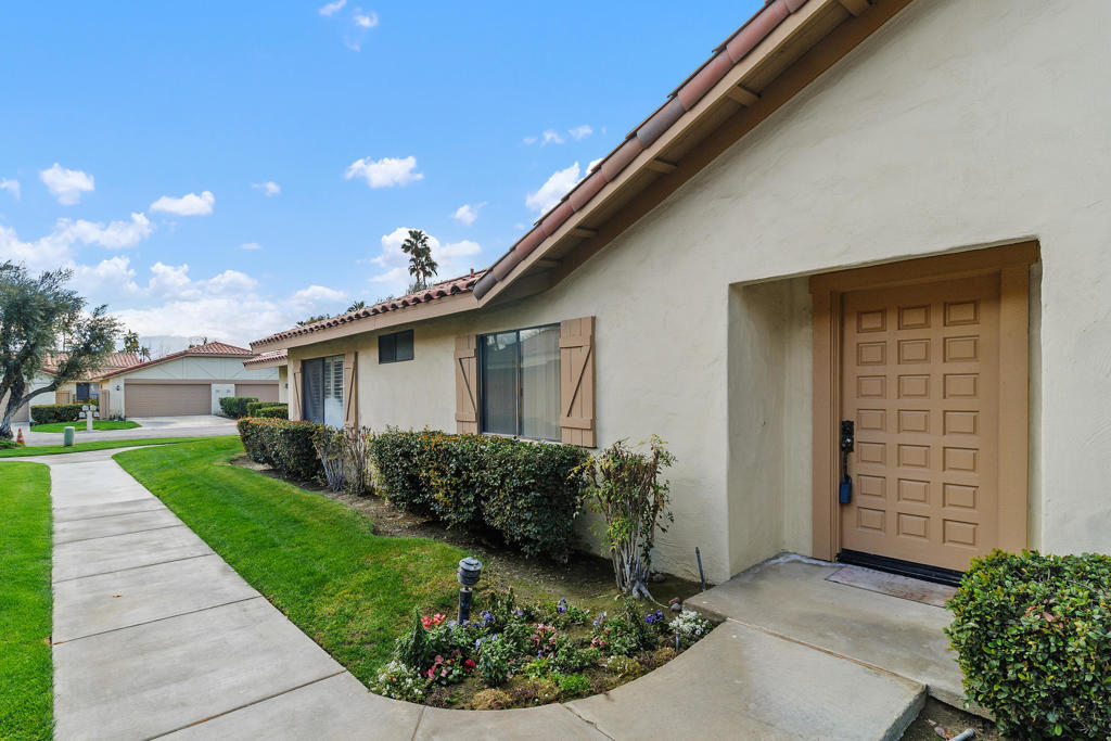 Property Photo:  314 Sierra Madre S  CA 92260 