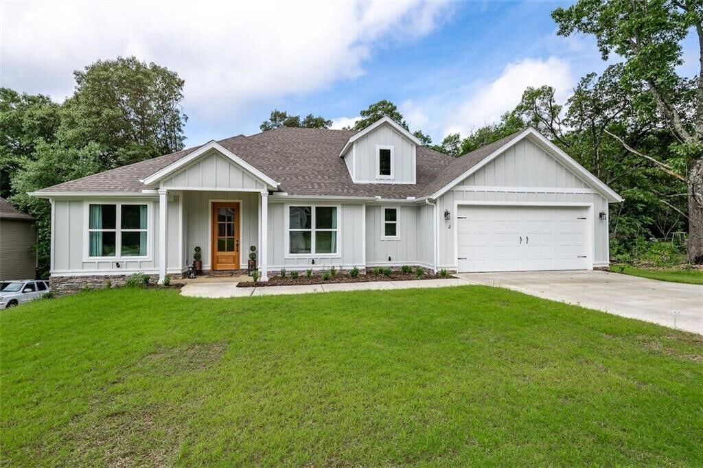 Property Photo: 4 Ettington Lane AR 72714