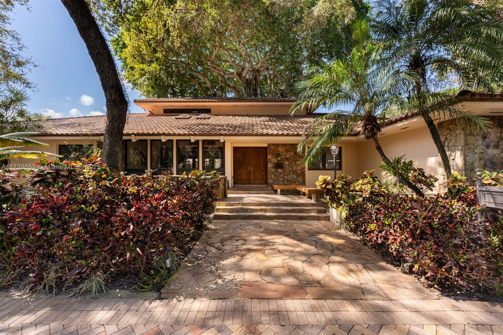 Property Photo:  9490 Old Cutler Ln  FL 33156 