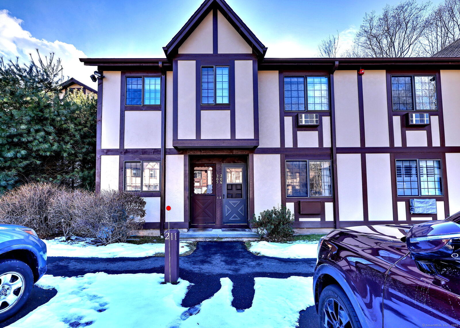 Property Photo:  205 Foxwood Lane 205  CT 06461 