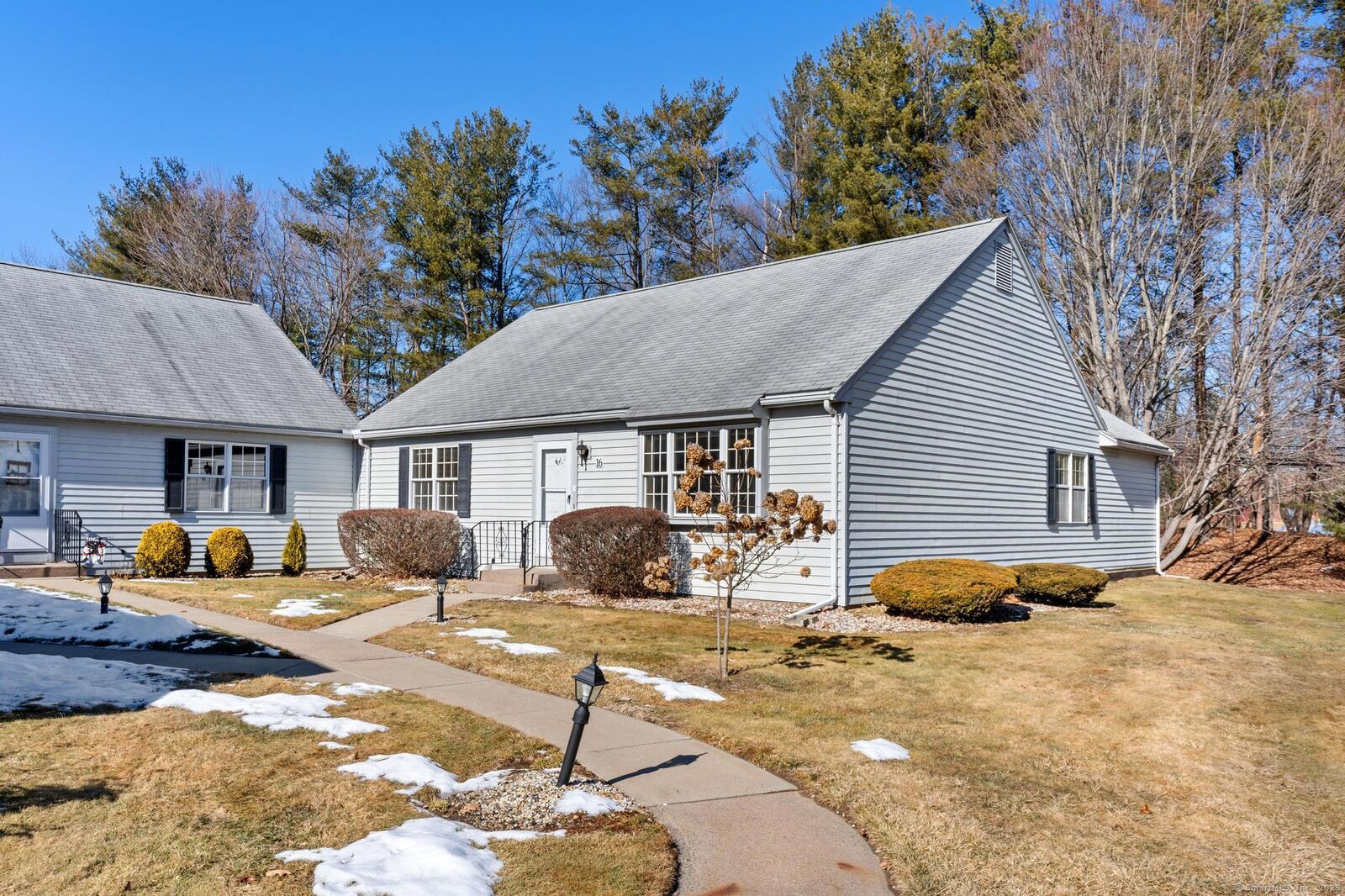 Property Photo:  16 Strathmore Lane  CT 06078 