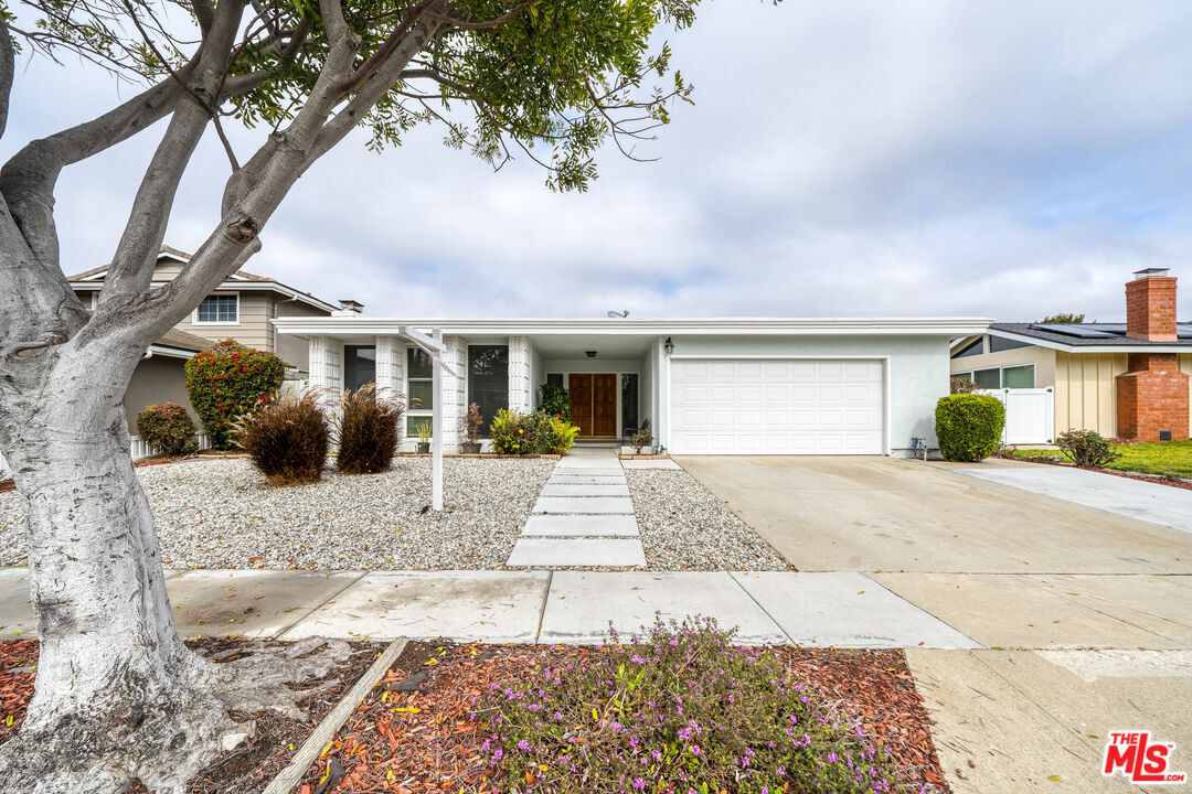 Property Photo:  2565  W 233rd St  CA 90505 