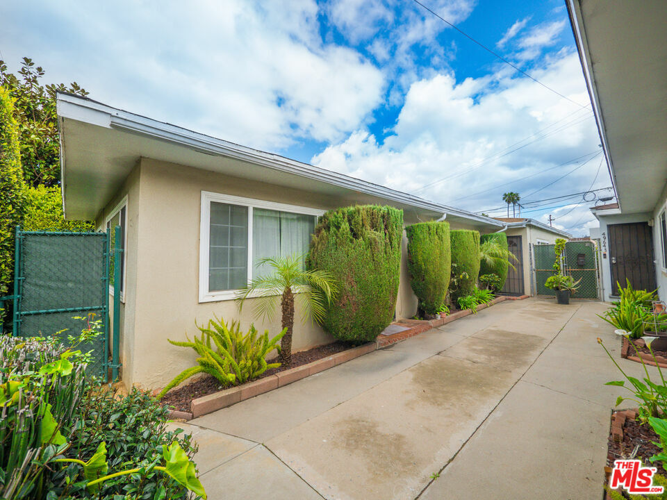 Property Photo:  4962  S Centinela Ave  CA 90066 