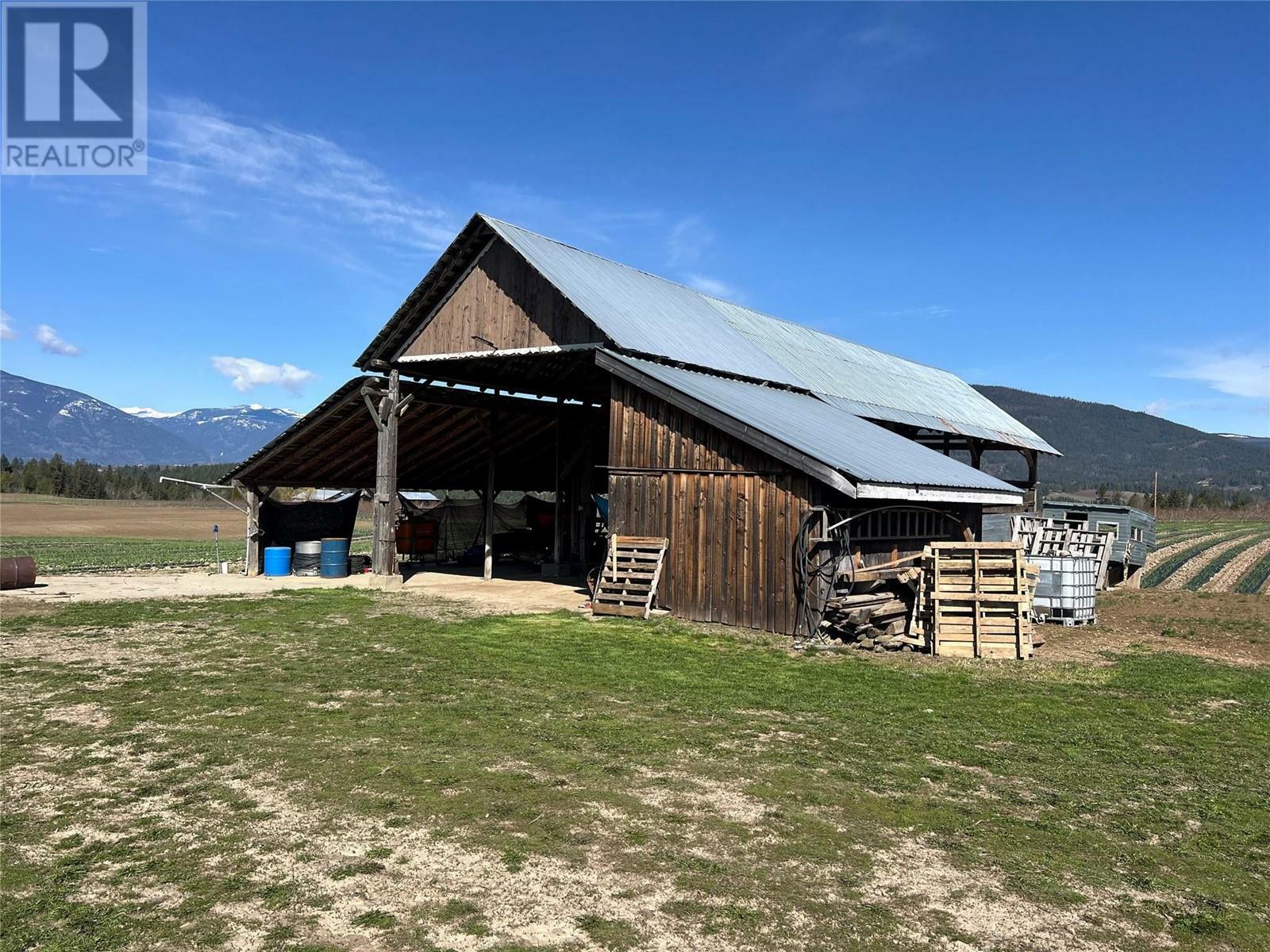 Property Photo: 3621 Muzzy Road BC V0B 1C1