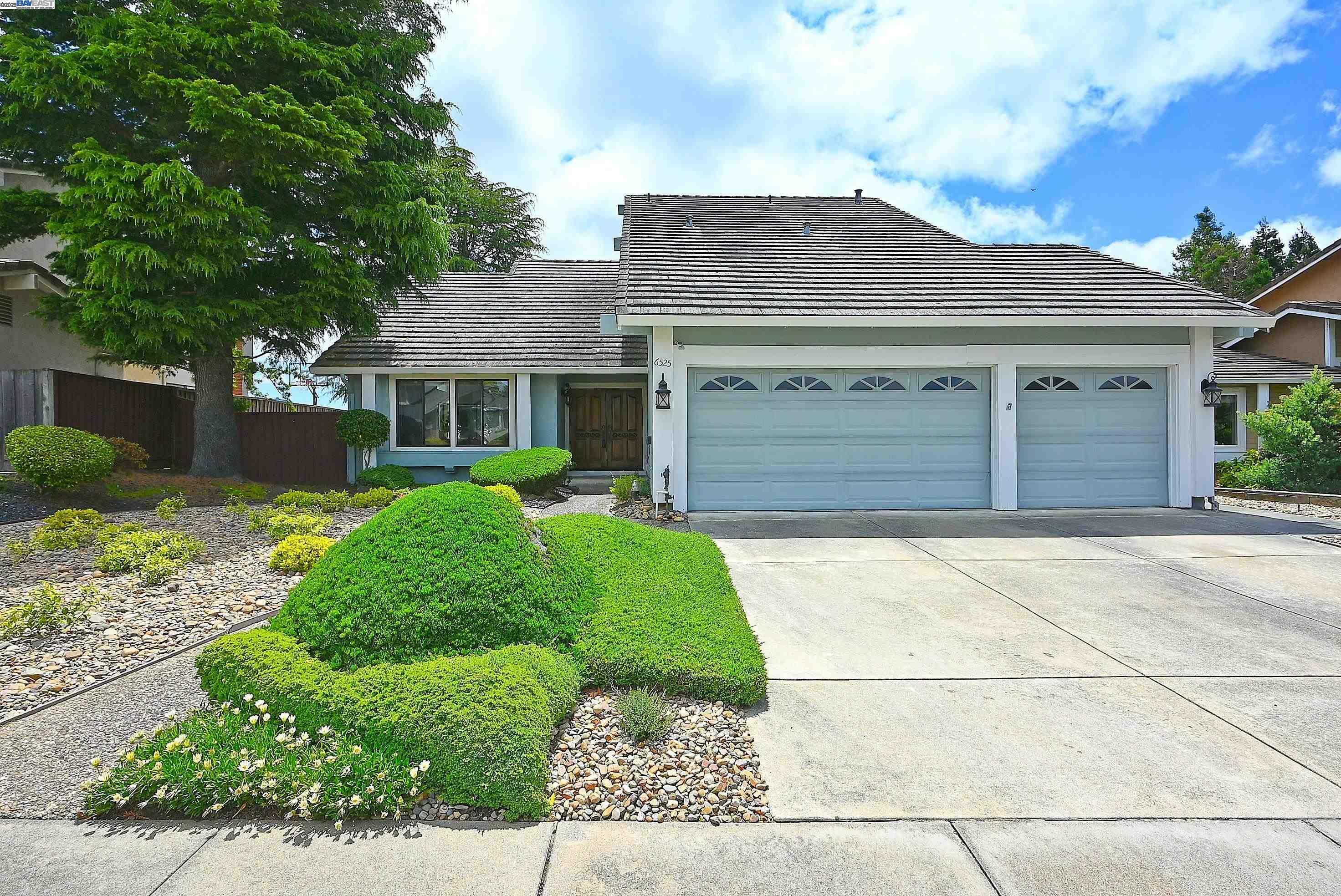Property Photo: 6525 Bellhurst Ln CA 94552