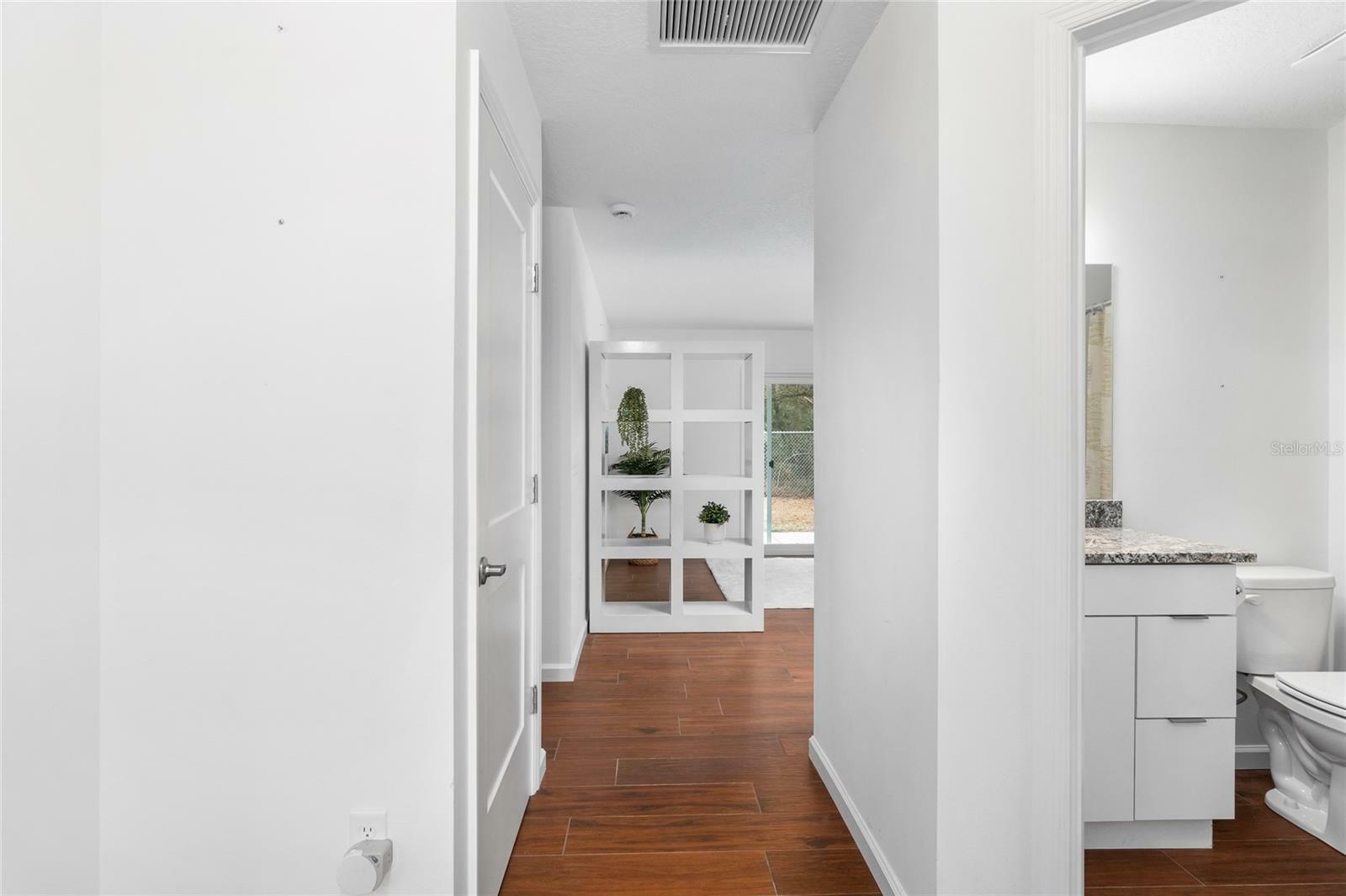 Property Photo: 25815 83rd Road FL 32008