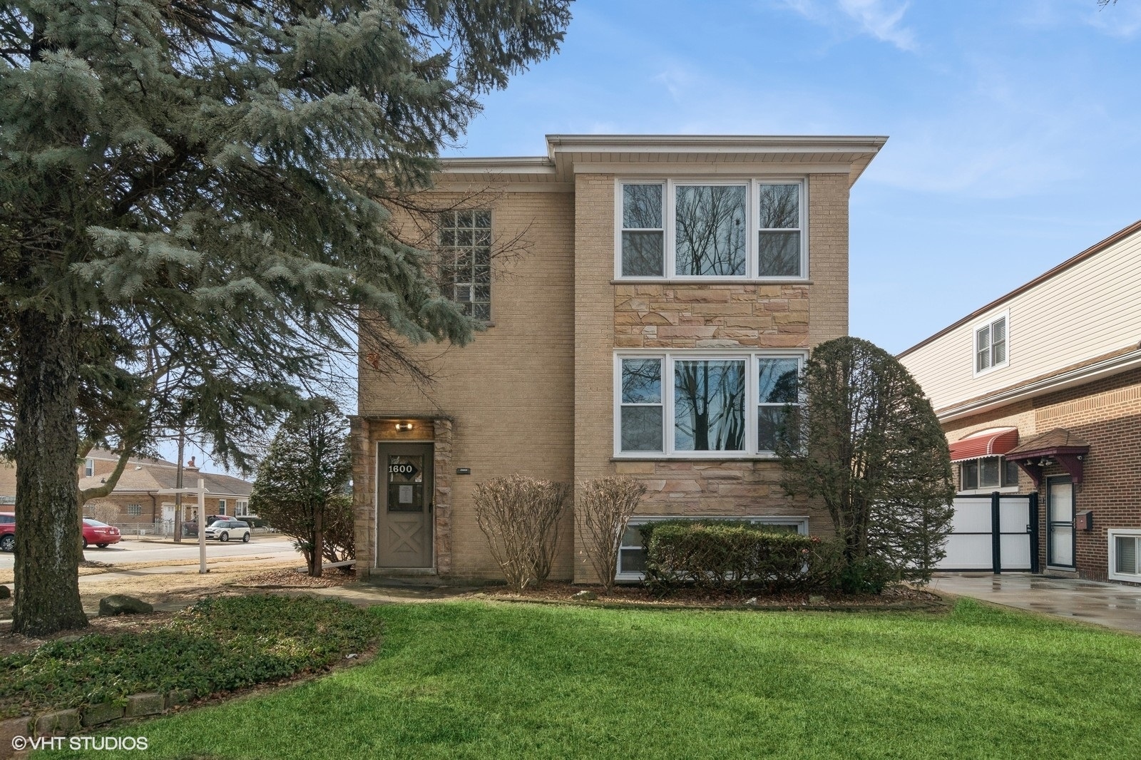 Property Photo: 1600 N 17th Avenue 2 IL 60160