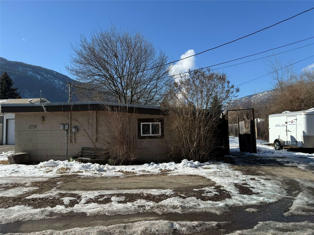 Property Photo:  1114 Columbia Heights  BC V0G 1X0 