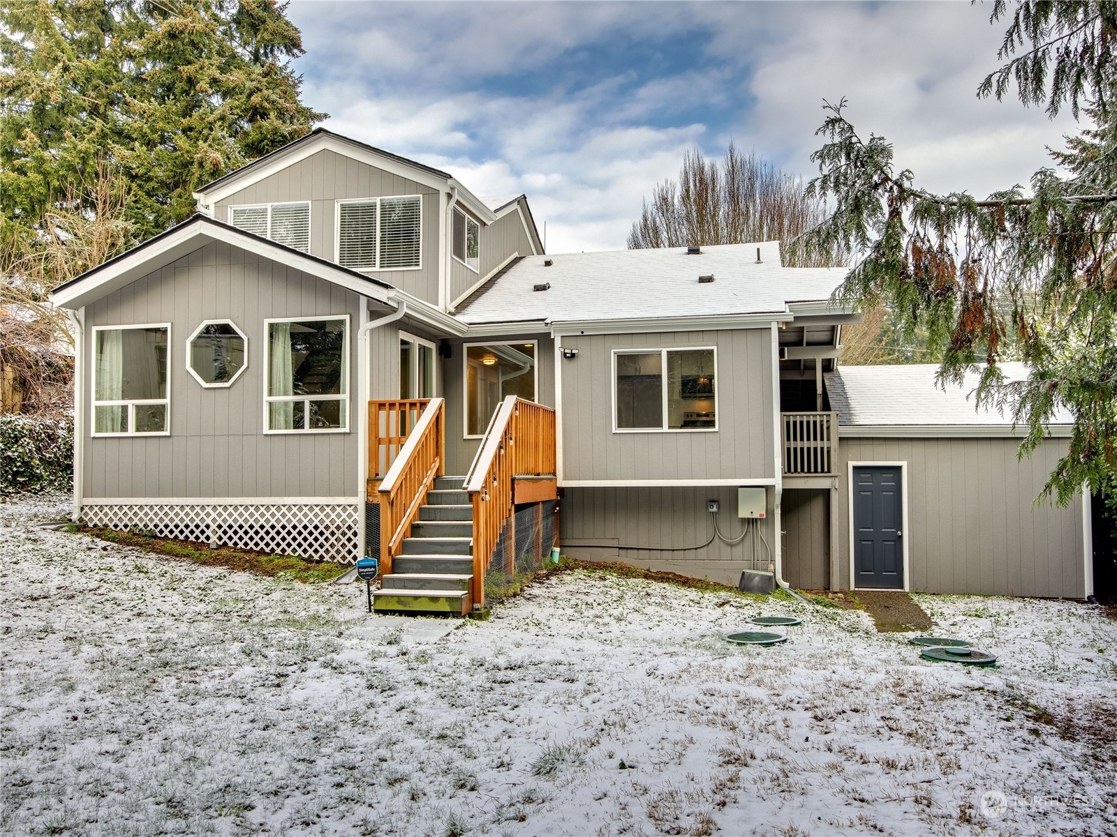 Property Photo: 1911 NE Sylvan Way WA 98310