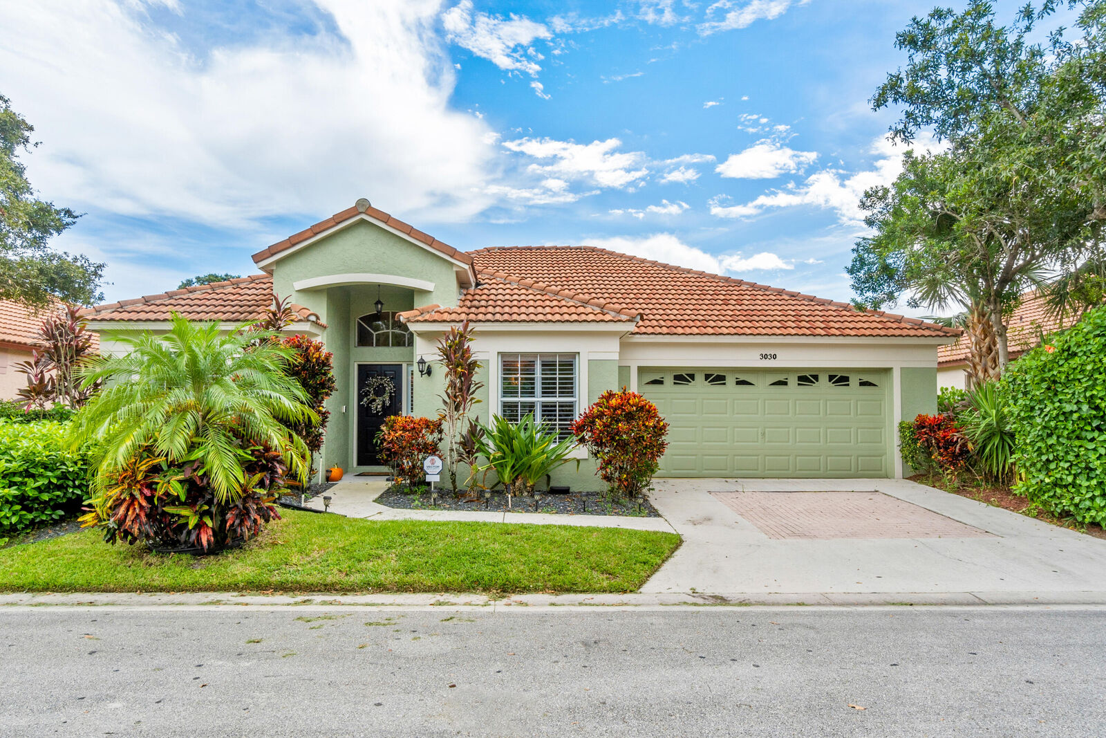 Property Photo: 3030 Casa Rio Court FL 33418