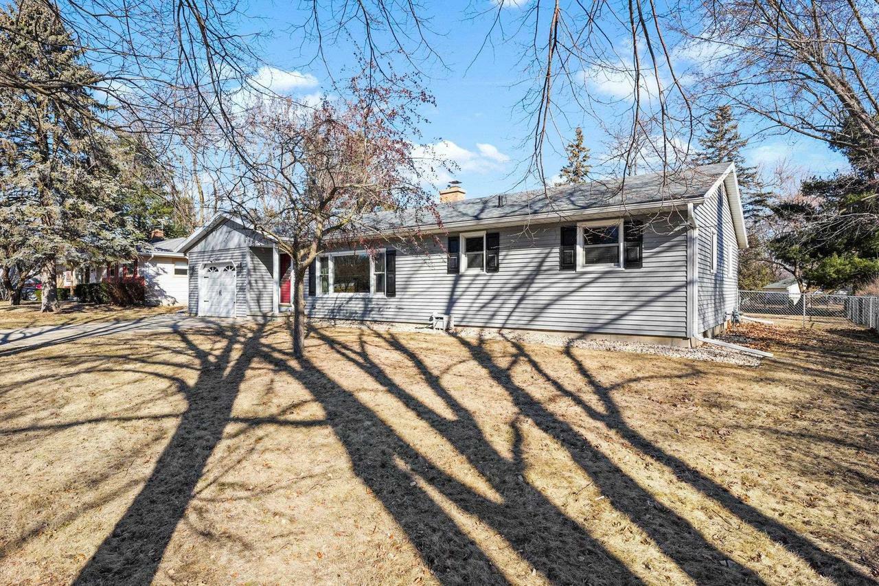 Property Photo:  1100 Kriedeman Drive  WI 53589 