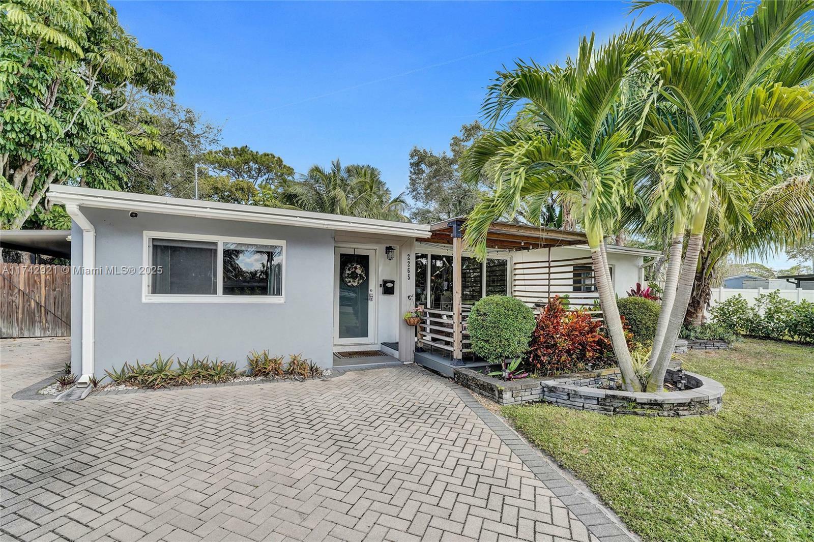 Property Photo:  2265 SW 15th Ct  FL 33312 