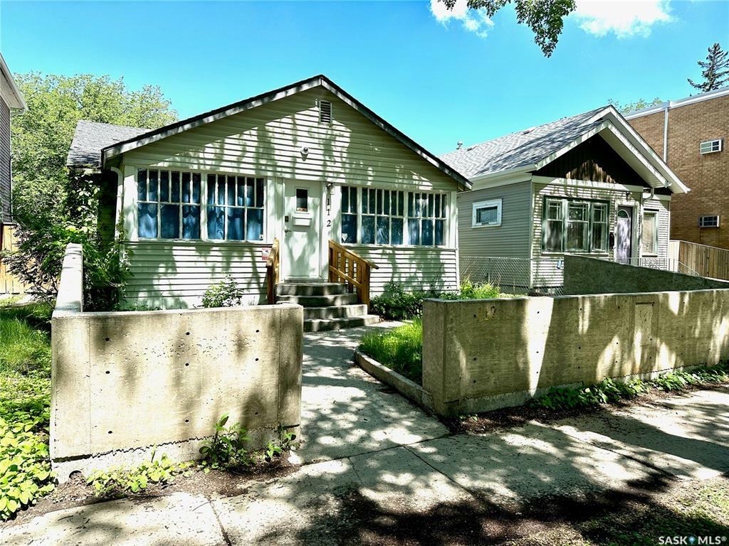 Property Photo:  112 32nd Street W  SK S7L 0S1 