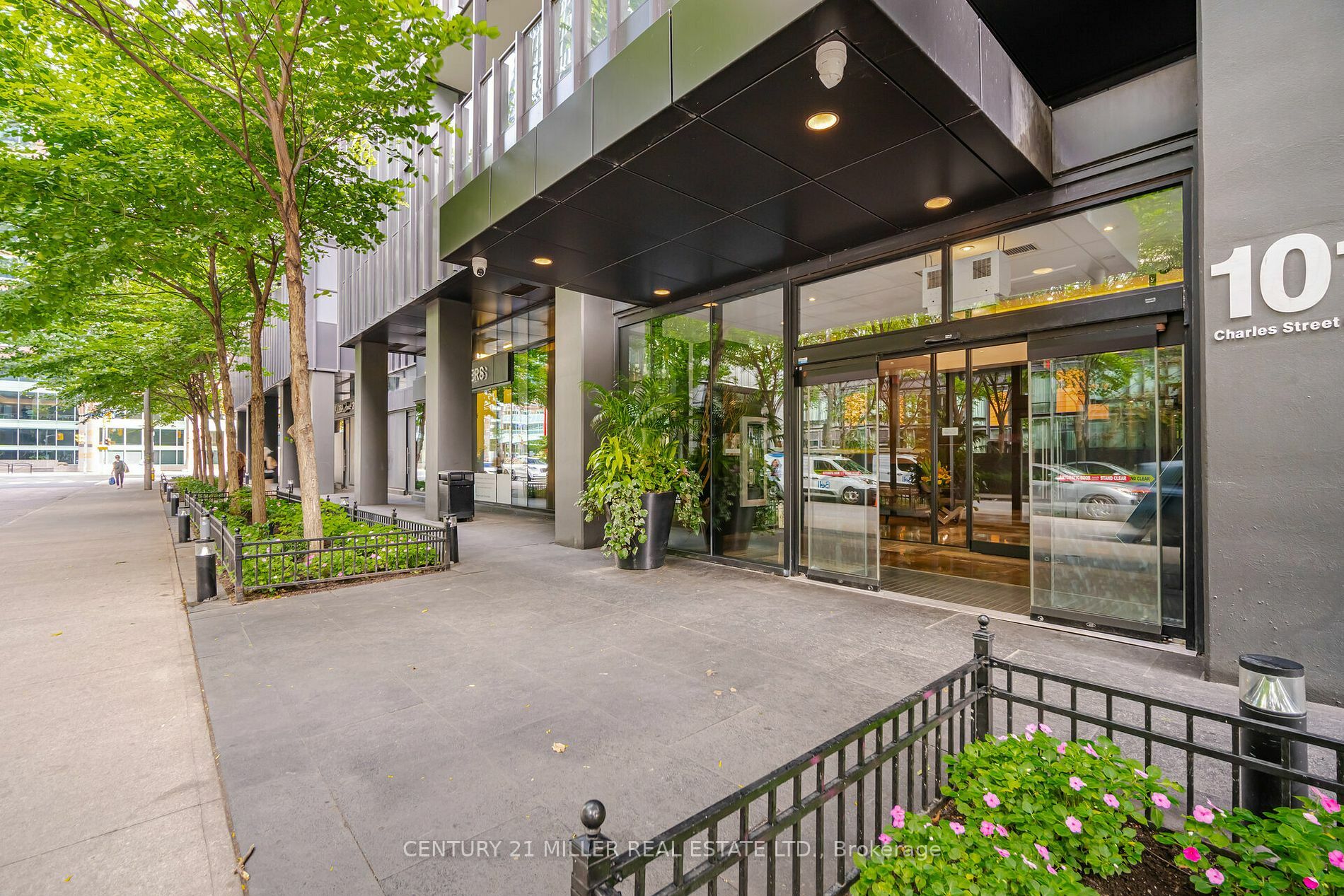 Property Photo: 101 Charles Street E 1001 ON M4Y 0A9