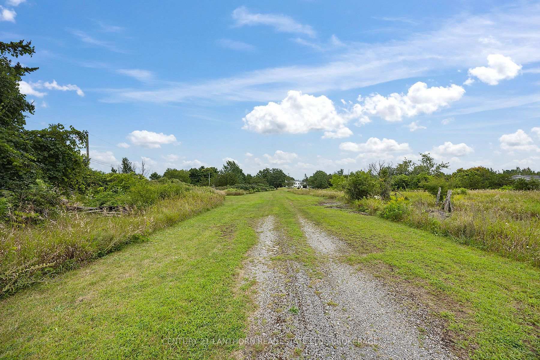Photo de la propriété: 38 Fitchett Road ON K7R 3K8
