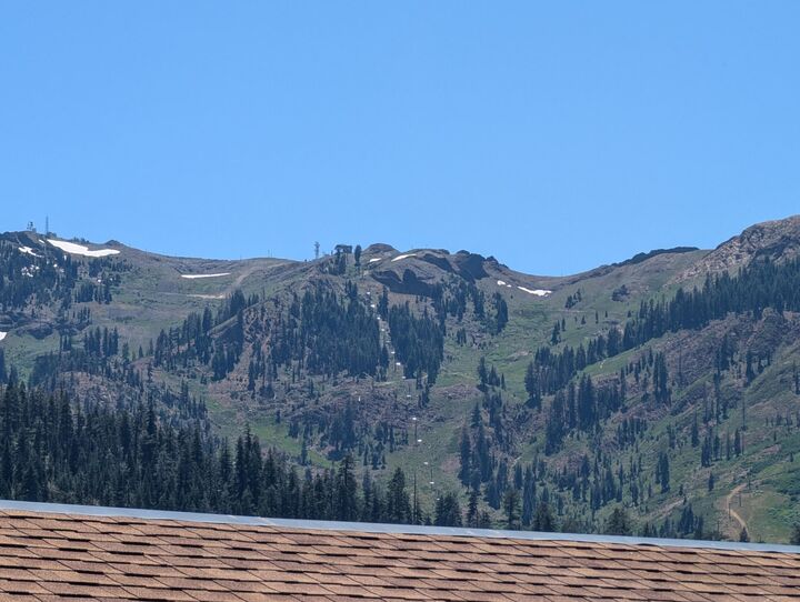 Property Photo: 1585 Zurs Court CA 96146