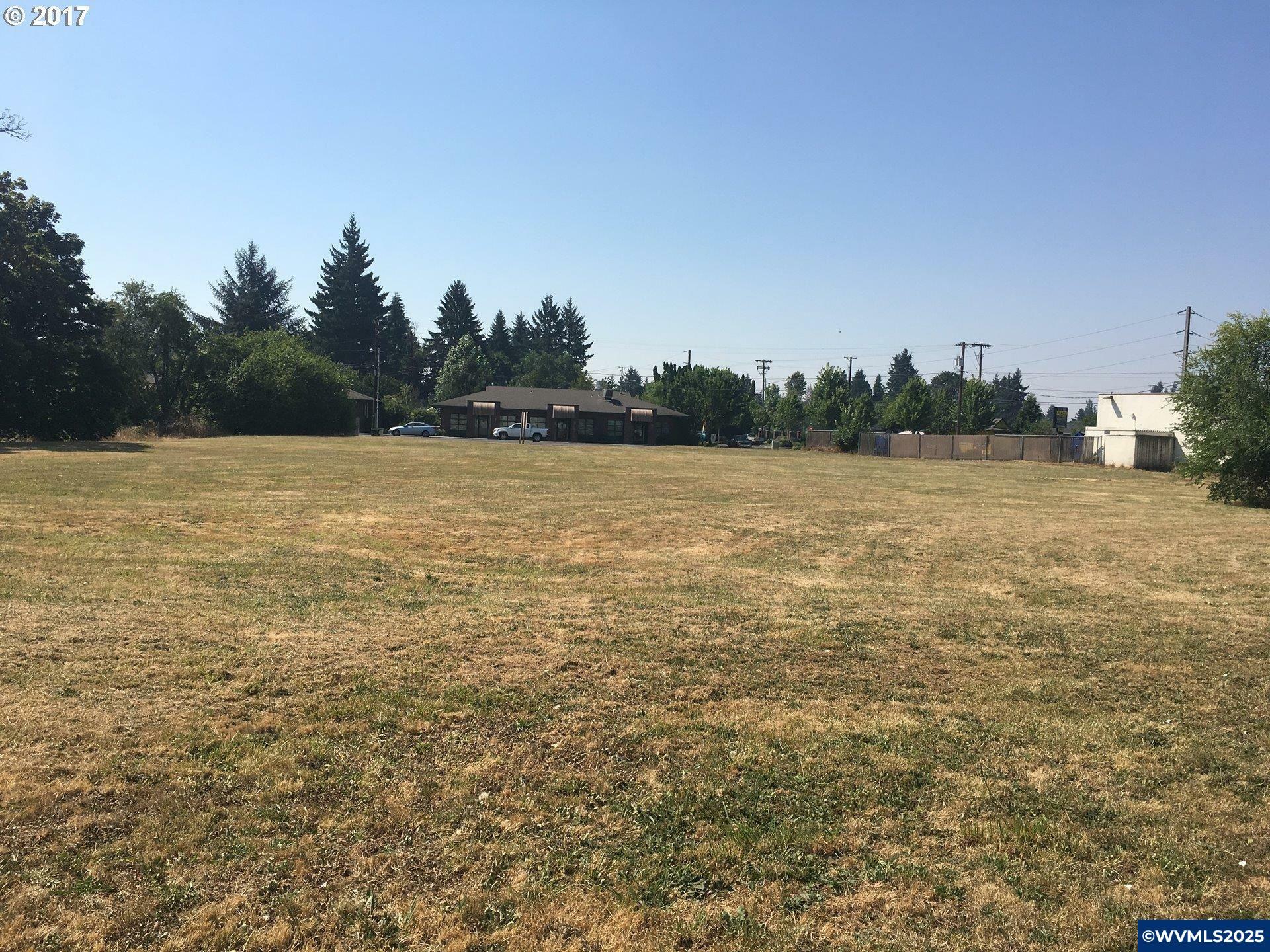Property Photo: 3835 River Rd OR 97404