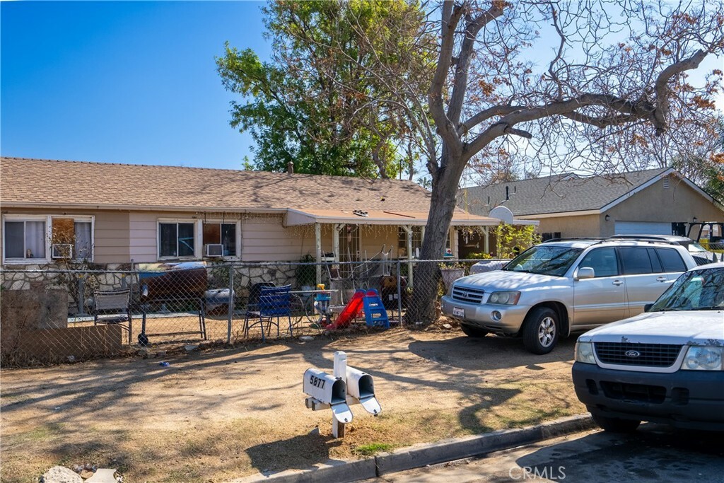 5875 Challen Avenue  Riverside CA 92503 photo