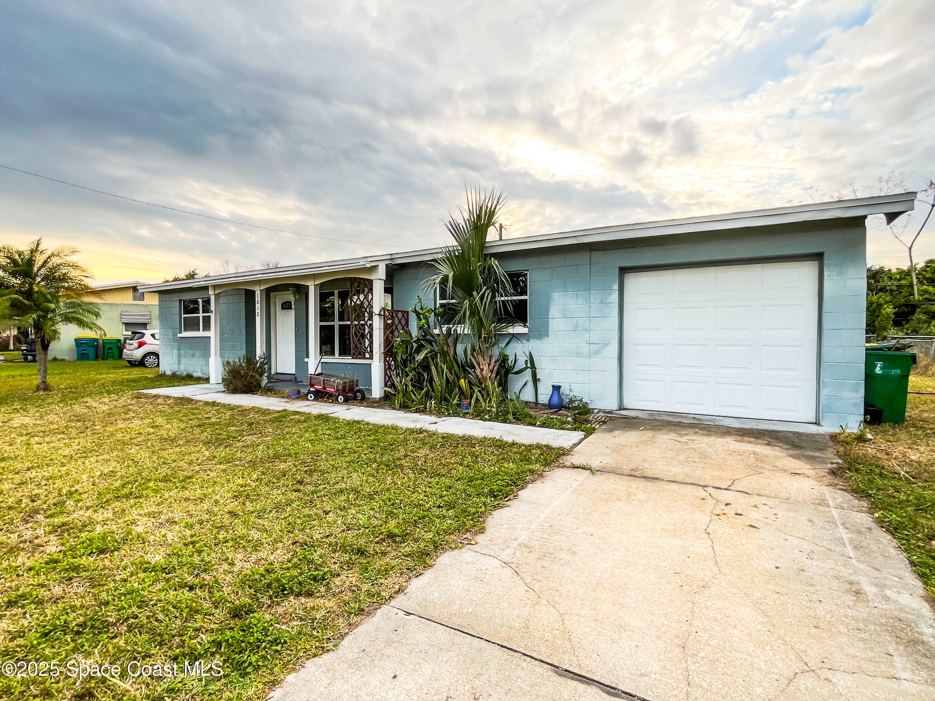 Property Photo:  1010 Barclay Drive  FL 32927 