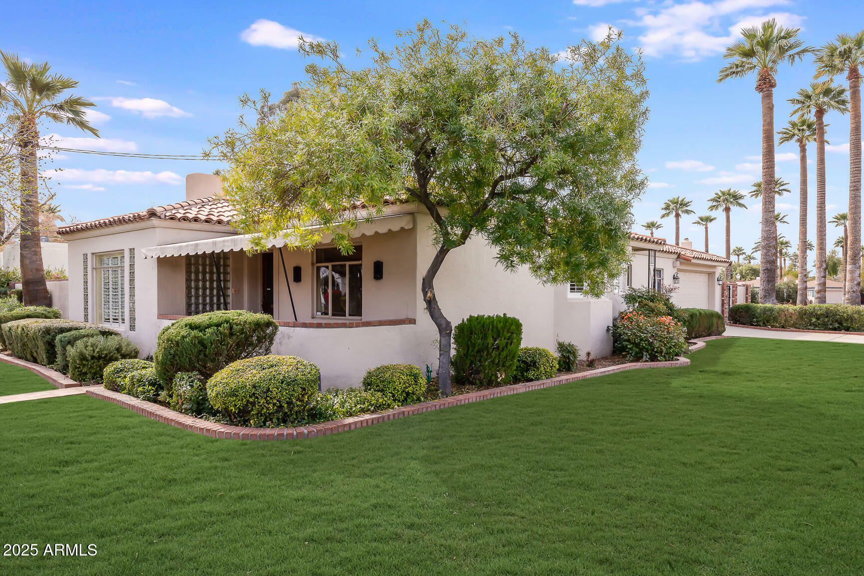 Property Photo:  1631 Palmcroft Drive SE  AZ 85007 