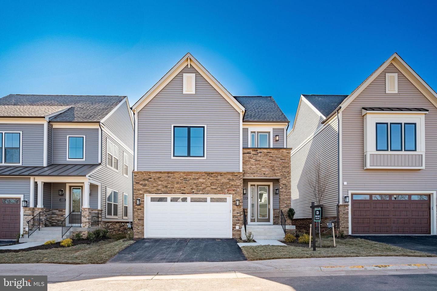 Property Photo:  43124 Greeley Square  VA 20148 