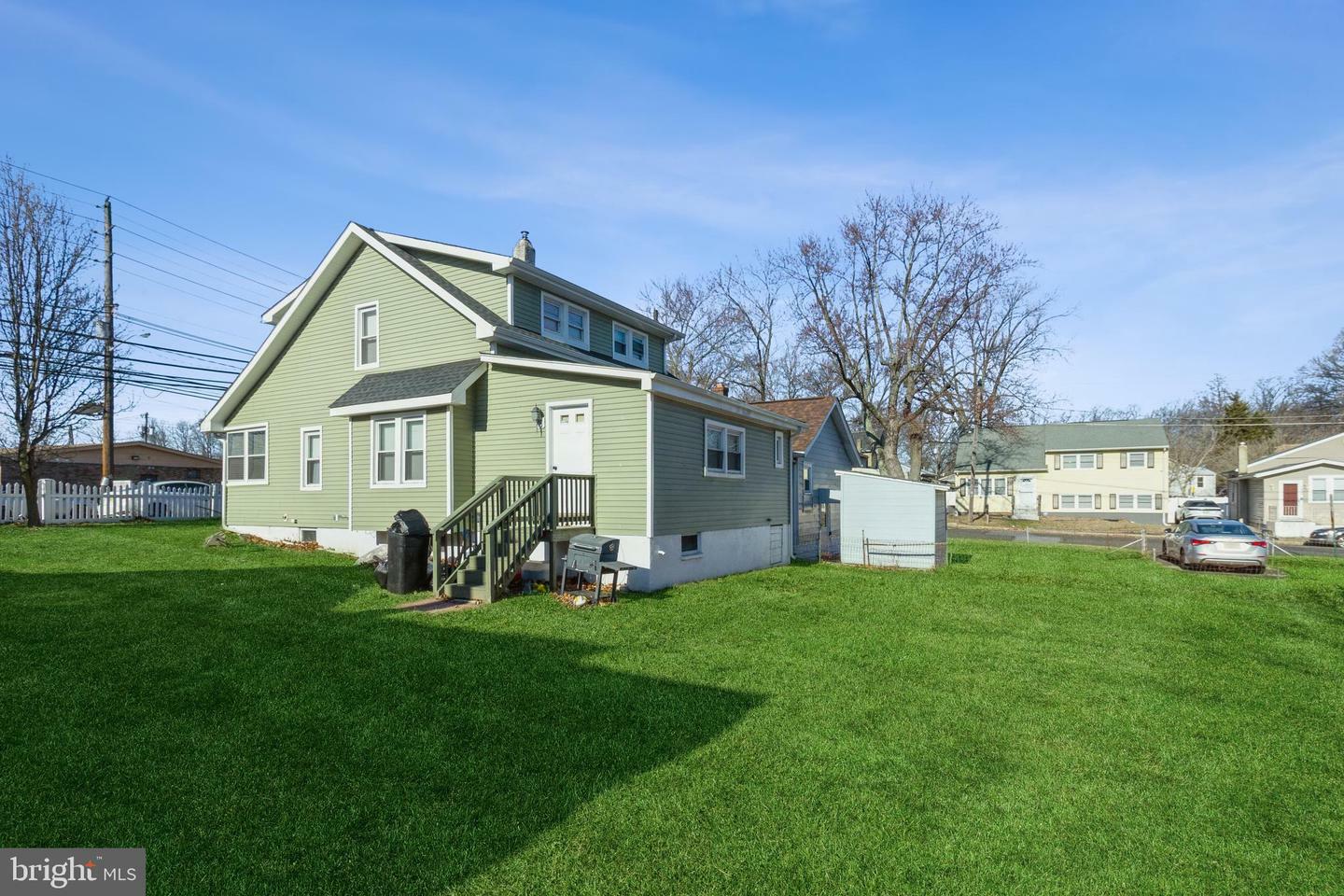 Property Photo:  1530 Derousse Avenue  NJ 08110 