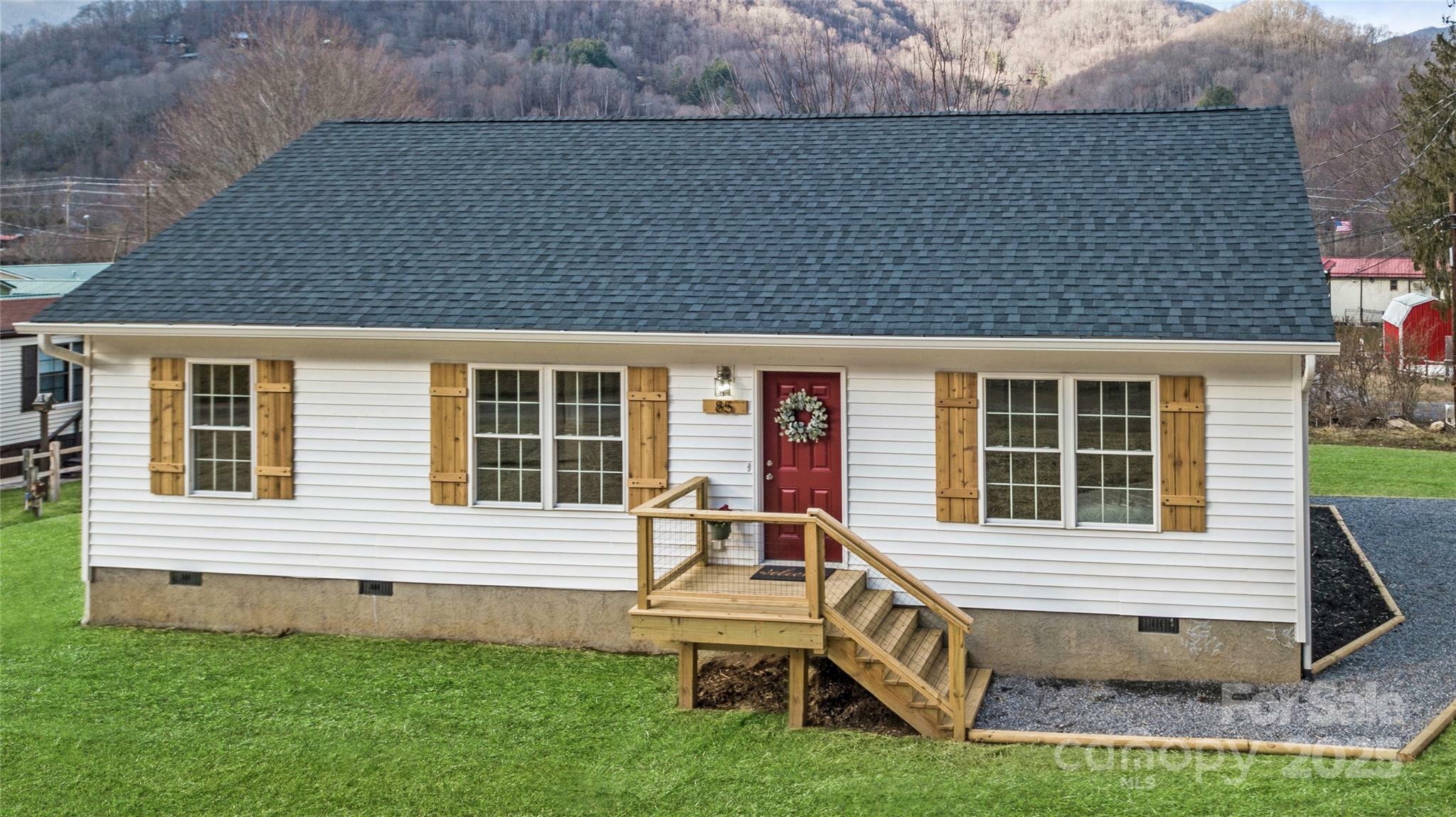 Property Photo: 85 Leisure Lane NC 28751