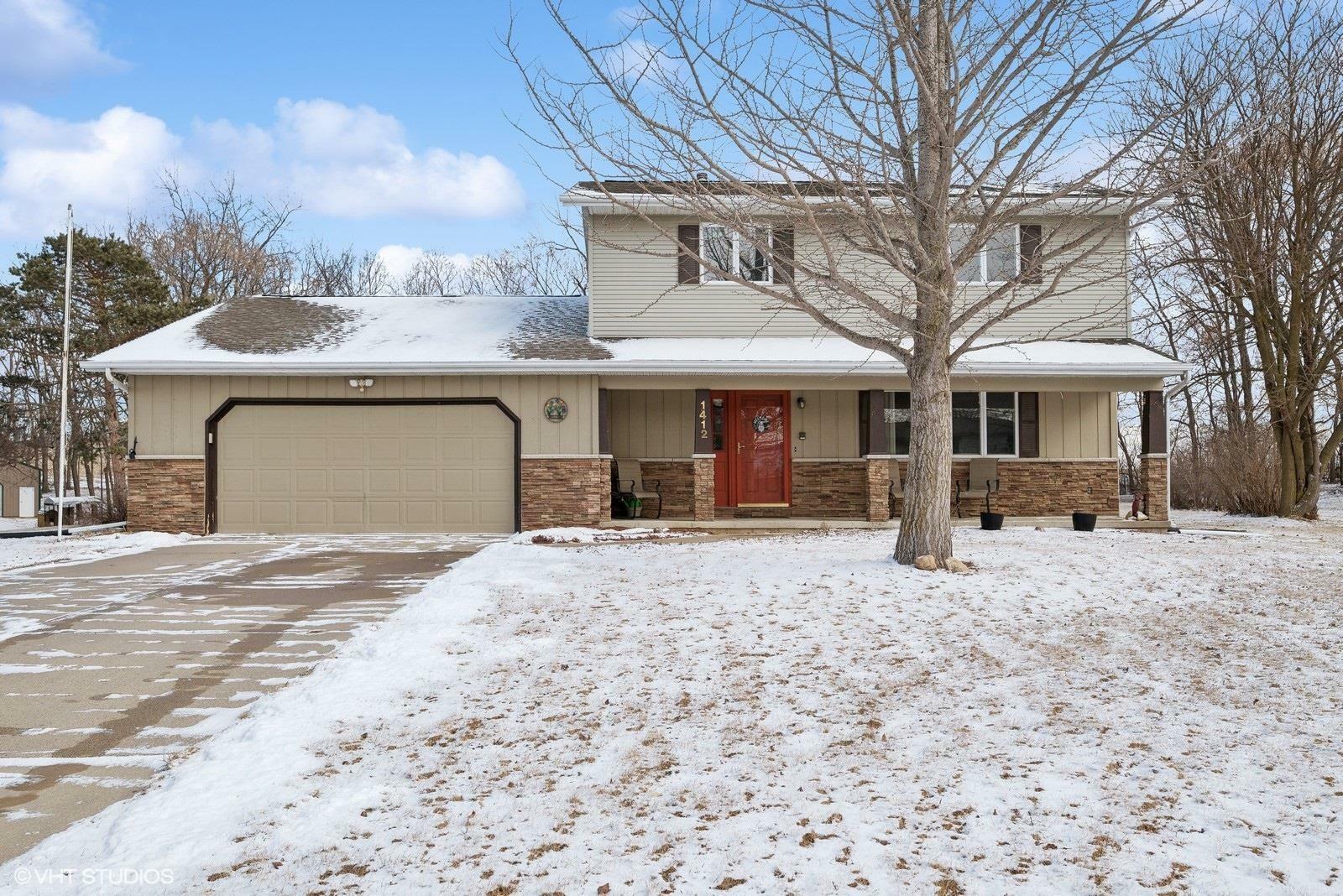 Property Photo:  1412 Round Horn Street  IA 50677 