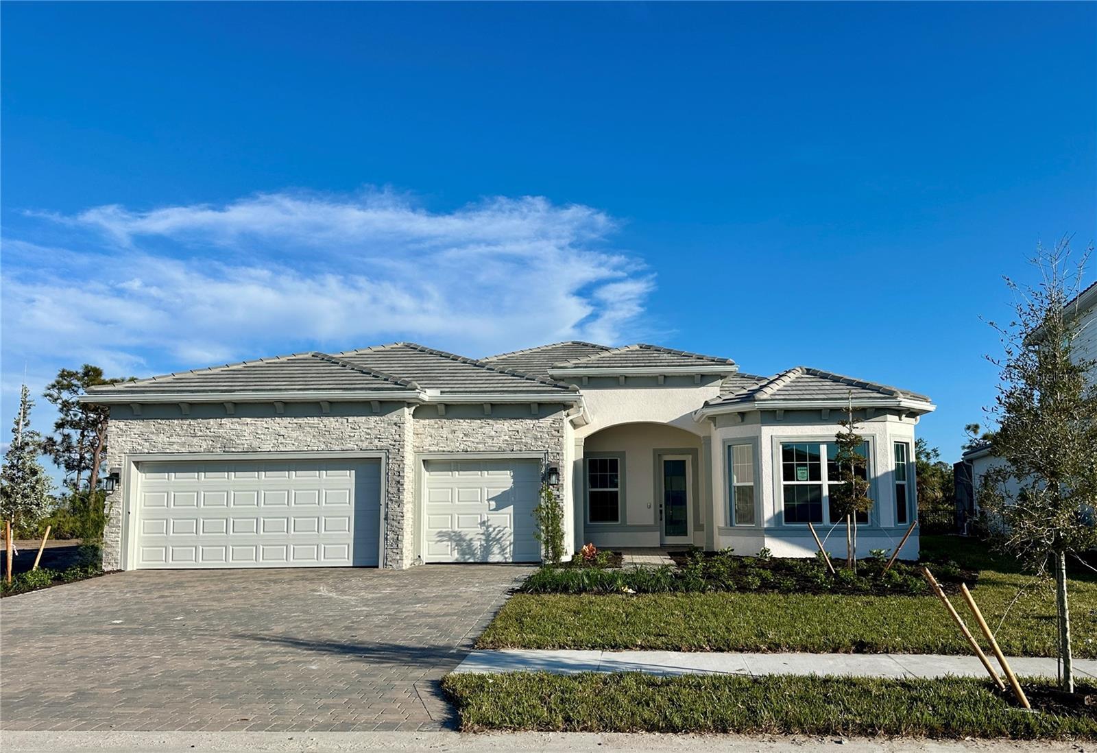 Property Photo:  27088 Paradise Shores Drive  FL 34223 