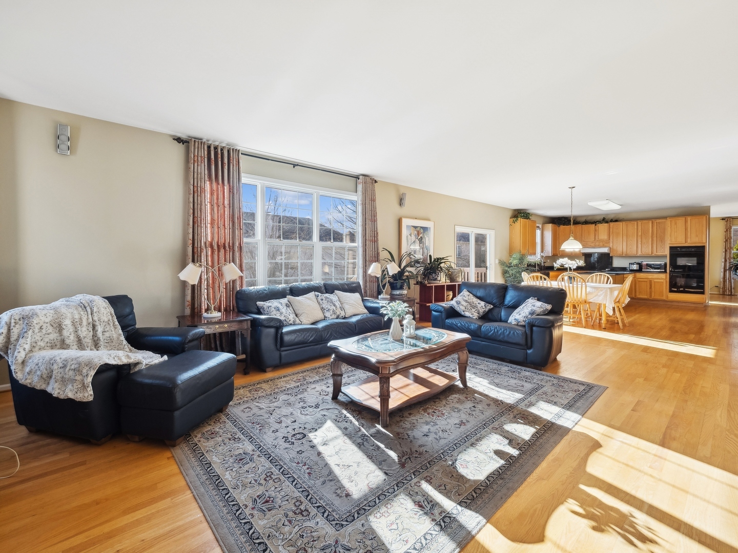 Property Photo:  483 W Falkirk Place  IL 60074 