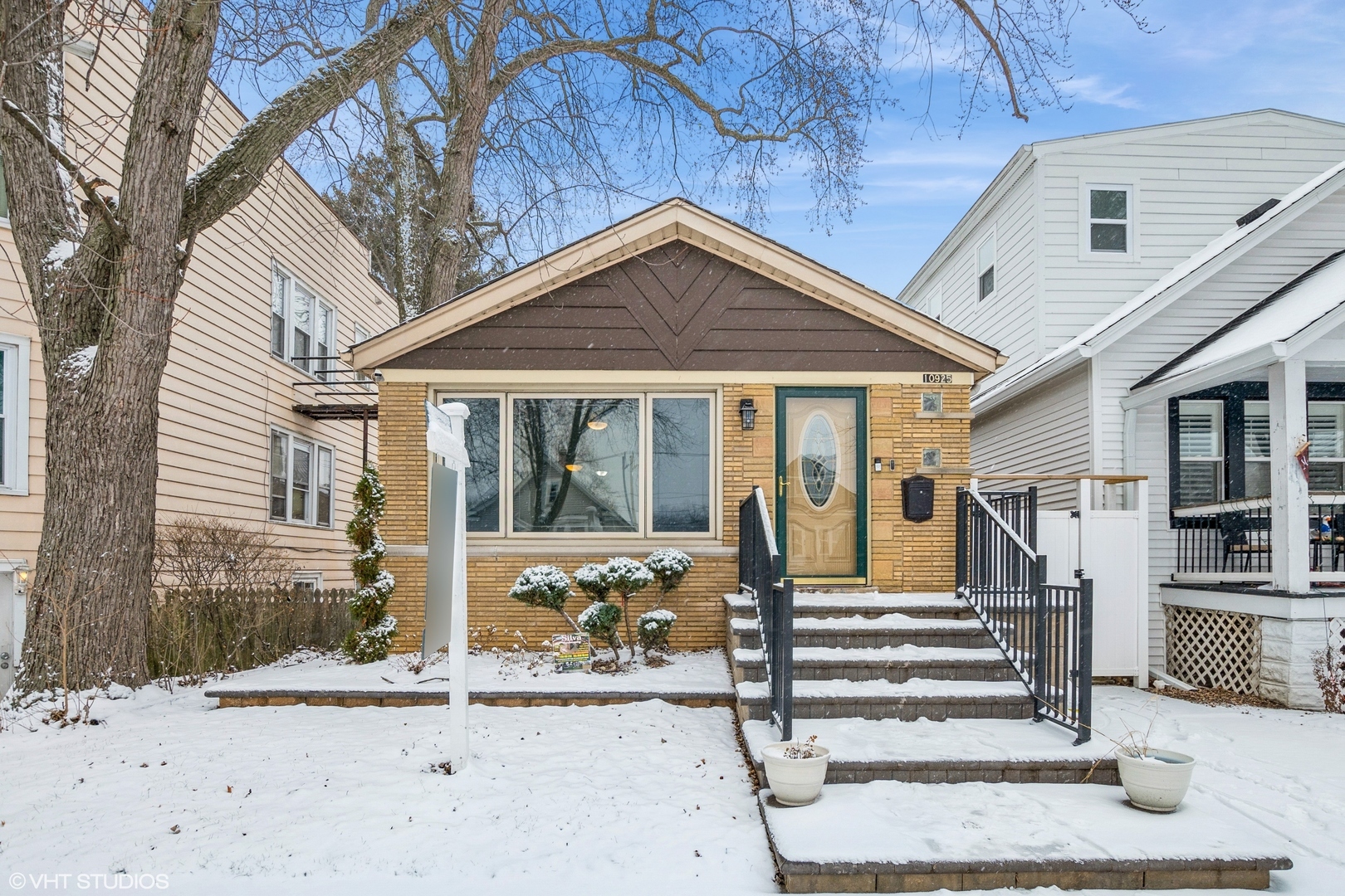 Property Photo:  10925 S Troy Street  IL 60655 