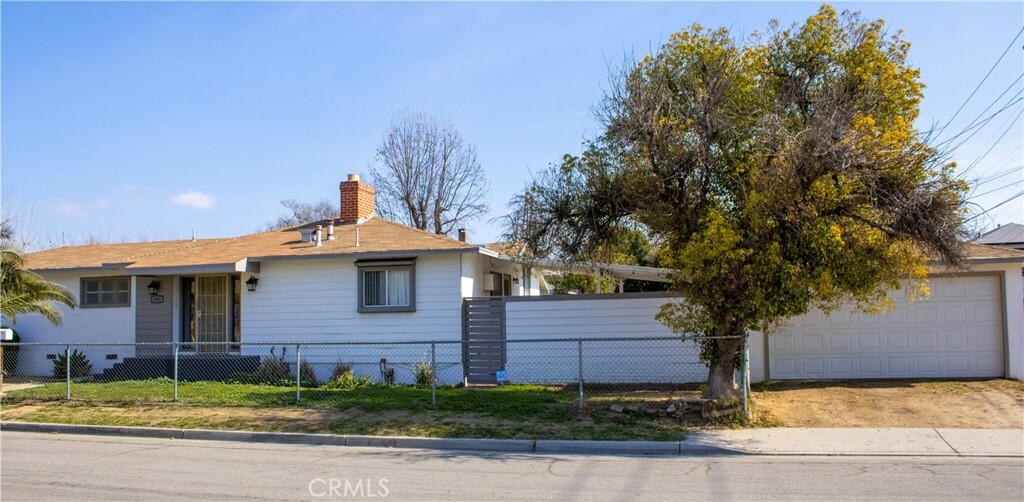 Property Photo:  101 Oregon Street  CA 93305 