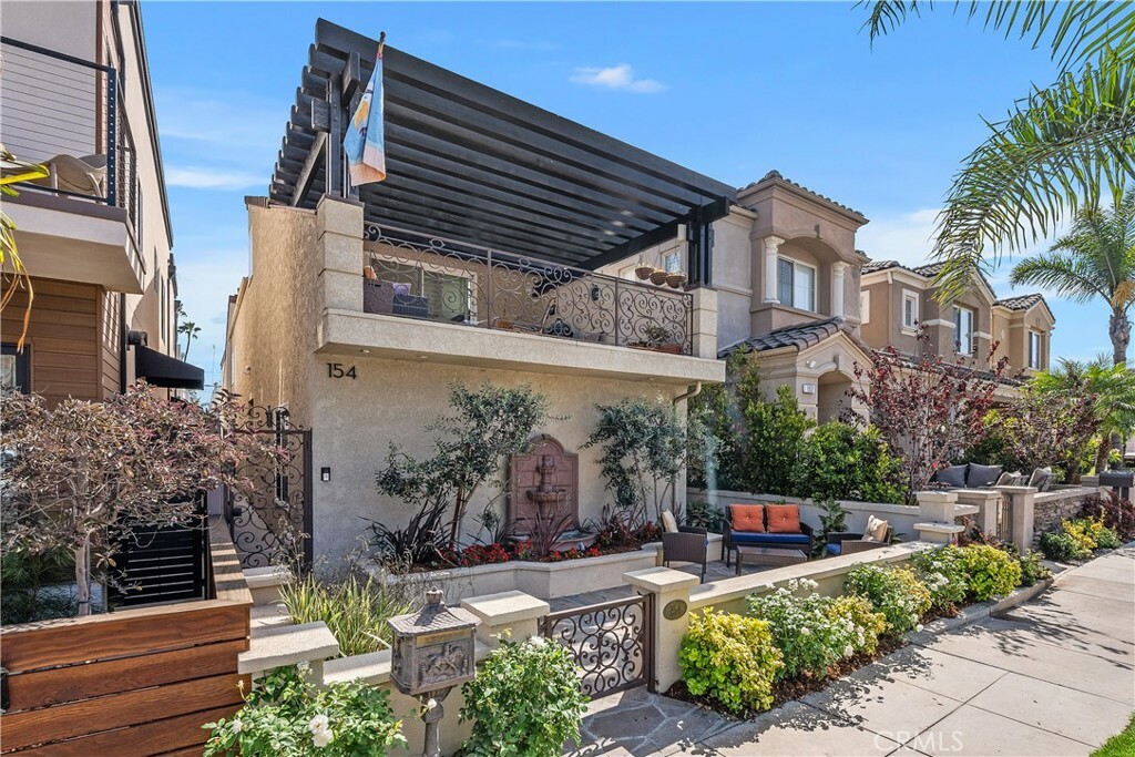 Property Photo: 154 12th Street CA 90740