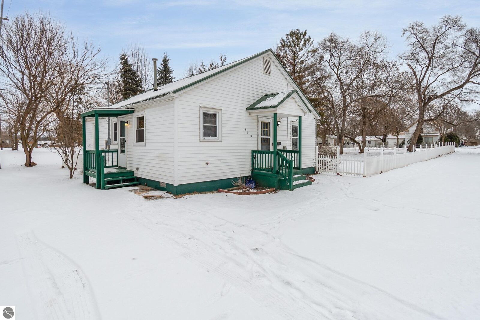 Property Photo:  510 W Saginaw Street  MI 48880 