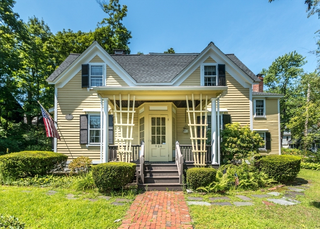 326 Bacon Street  Waltham MA 02451 photo