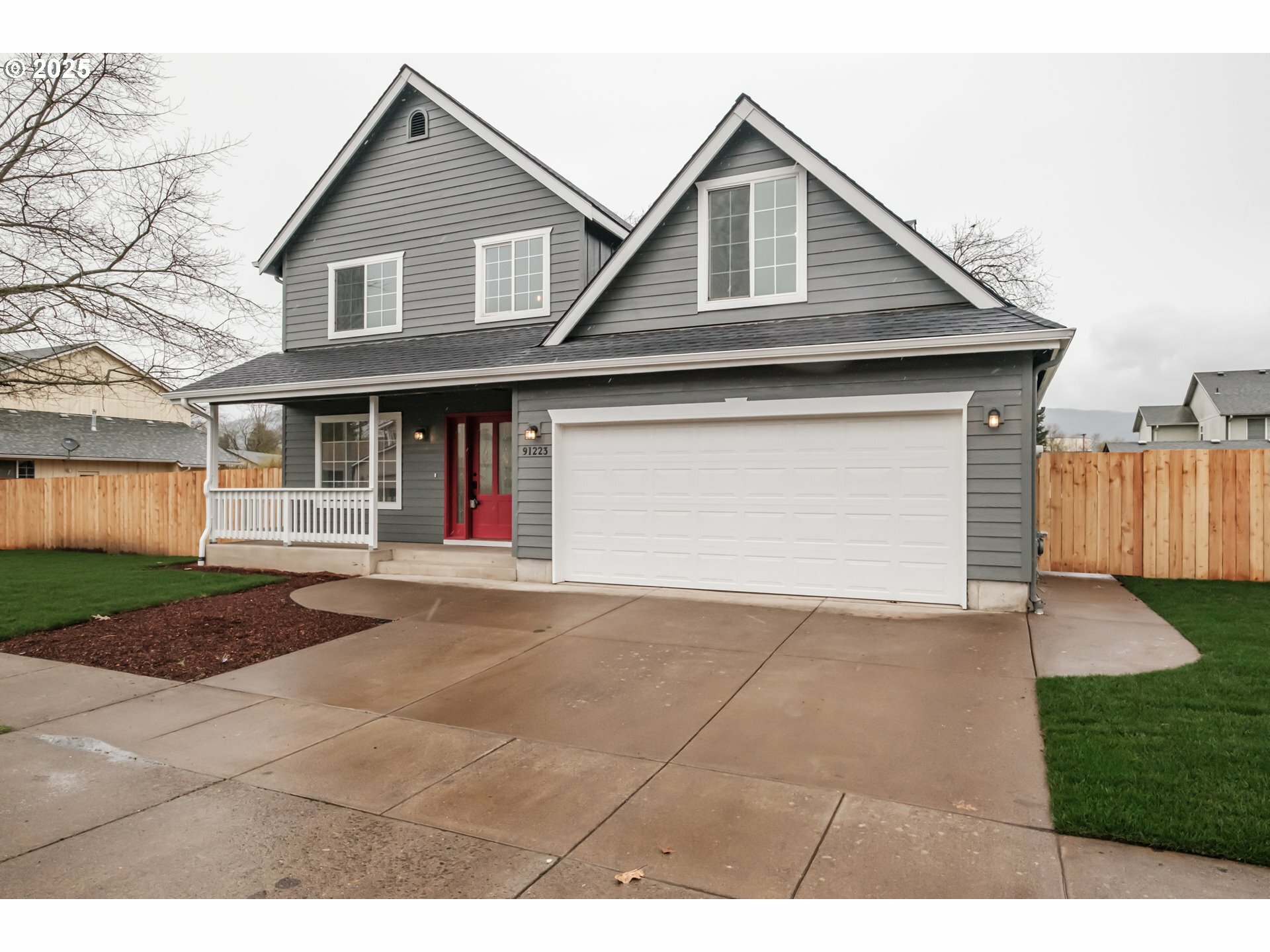 Property Photo: 91223 Rustic Ct OR 97408