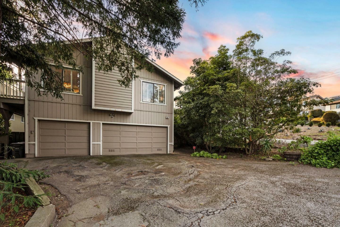 Property Photo:  355 Avenue Portola  CA 94019 