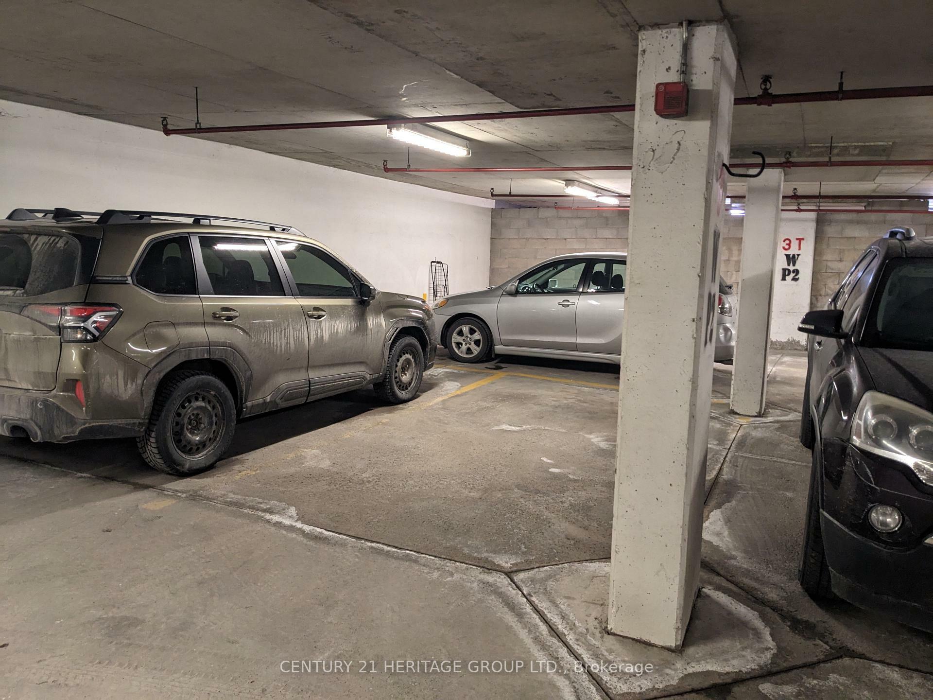 Property Photo: 140 Dunlop Street E P2-W7 ON L4M 6H9