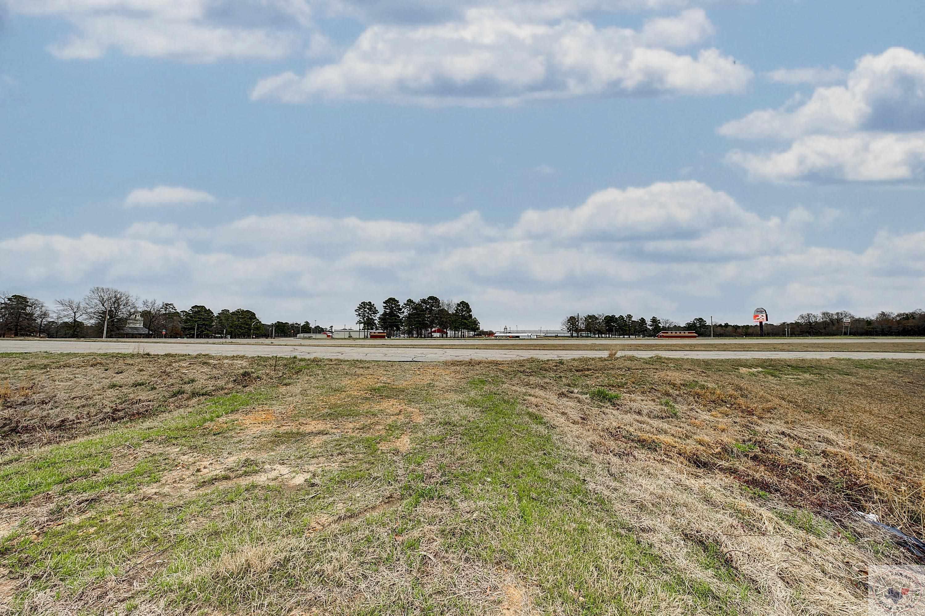 Property Photo:  3202 E 50th  AR 71854 