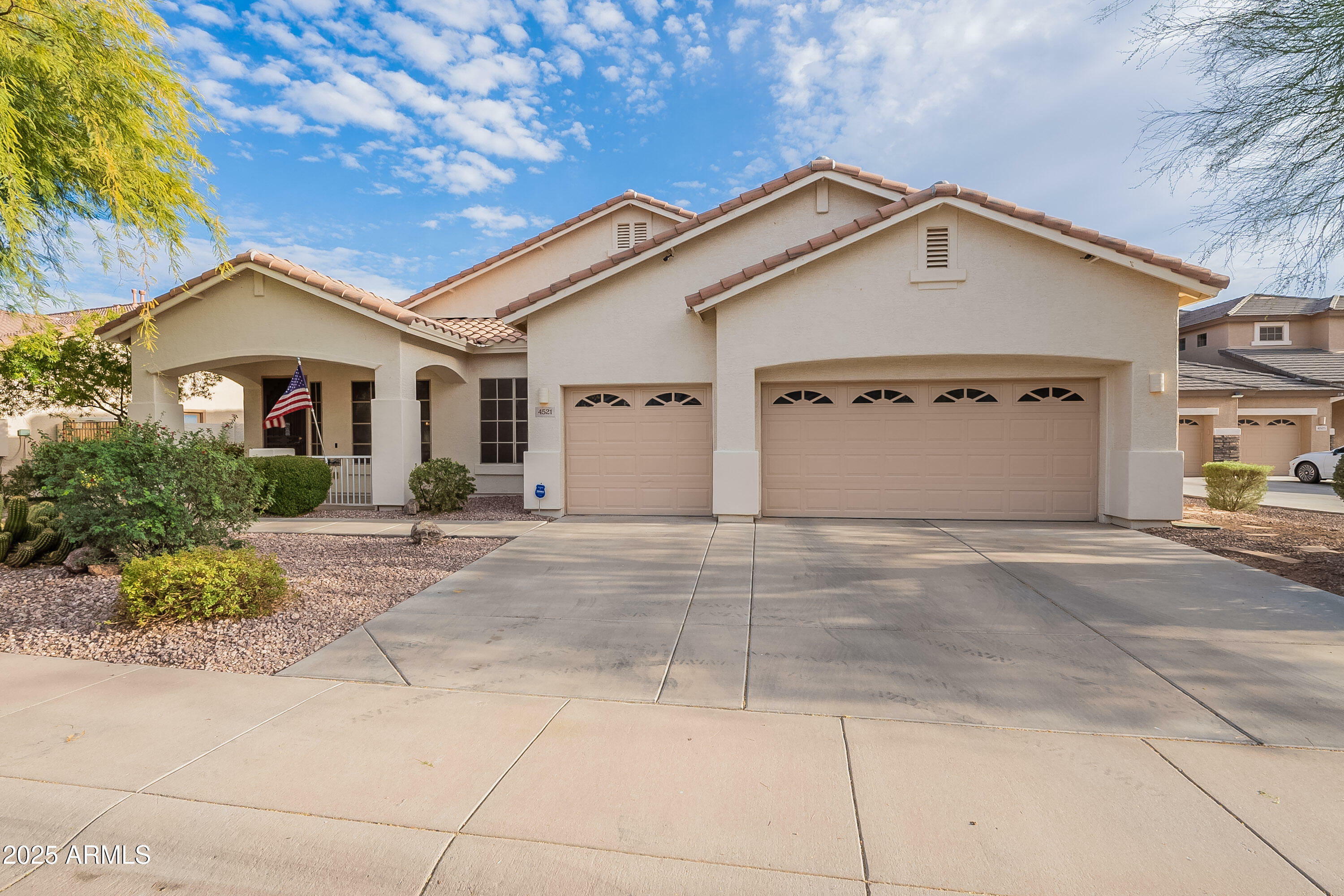 Property Photo:  4521 W Hopi Trail  AZ 85339 