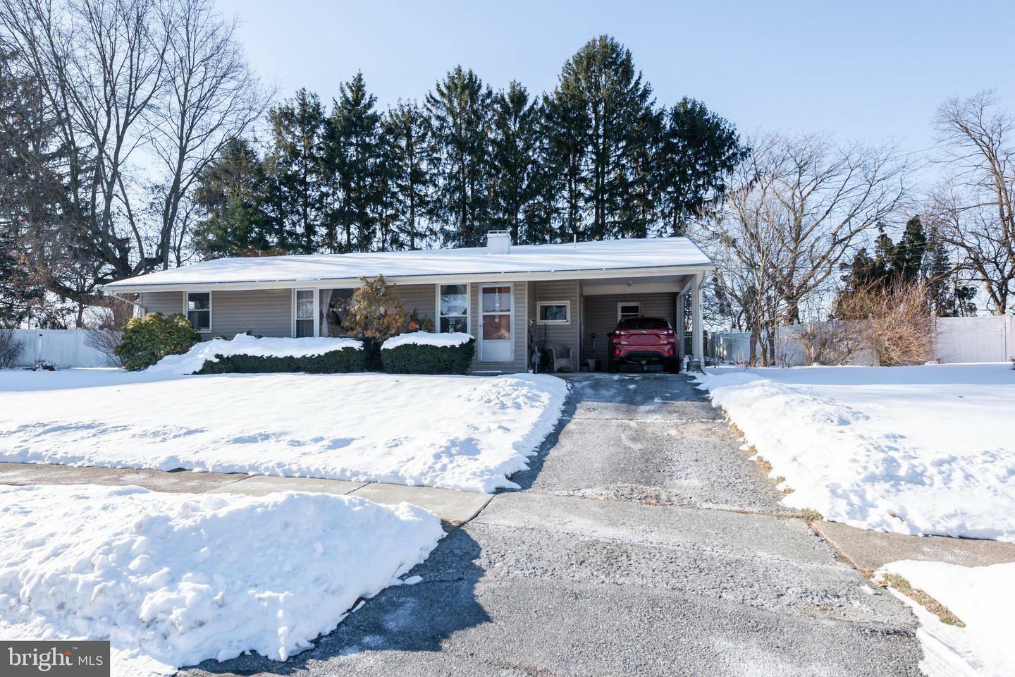 65 Runyon Road  Hummelstown PA 17036 photo