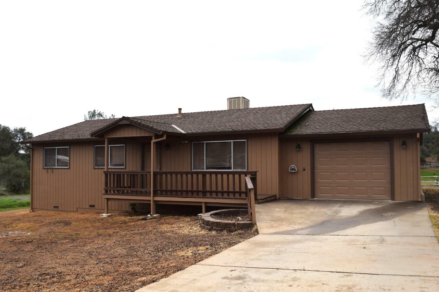 Property Photo: 812 Feather Drive CA 95228