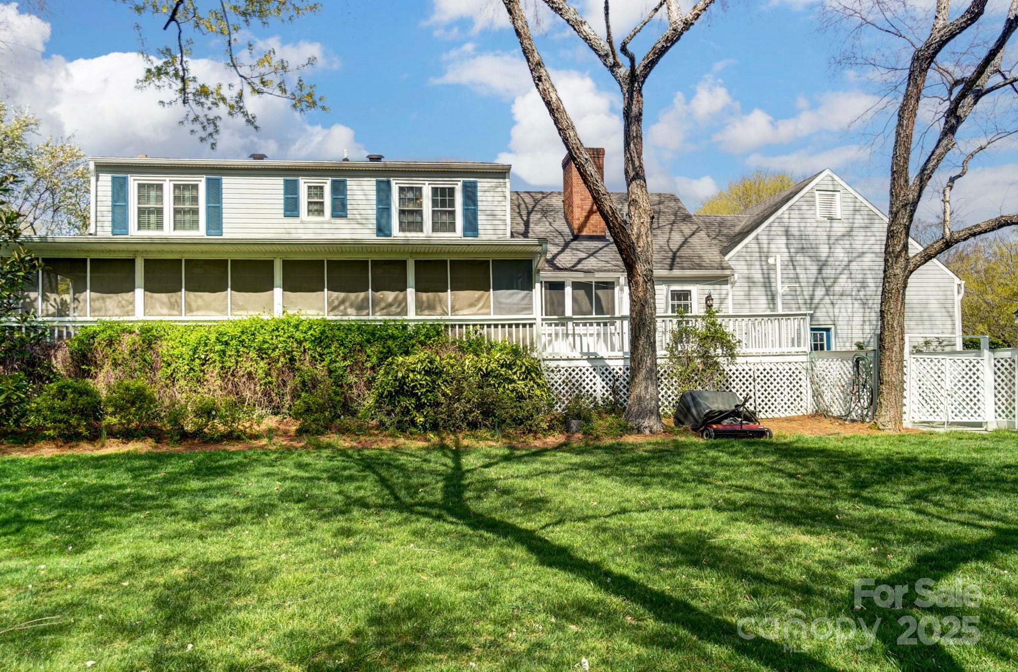 Property Photo: 1207 Chadbourne Avenue NC 28027